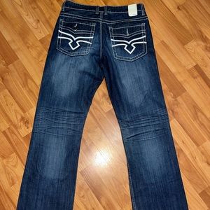 32x34 buckle jeans never worn, they where to small